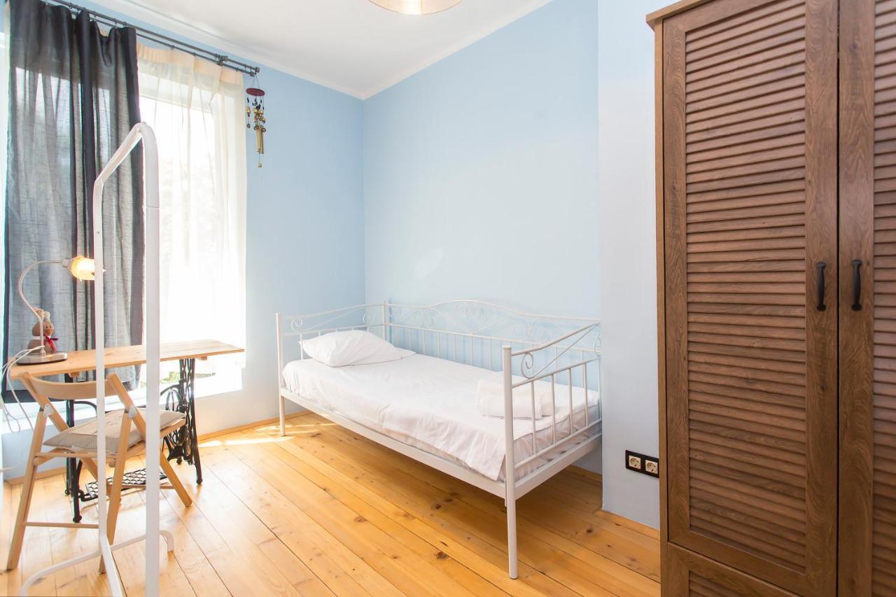Colorful 2Bdr Apartment In The City Center Sofia Esterno foto