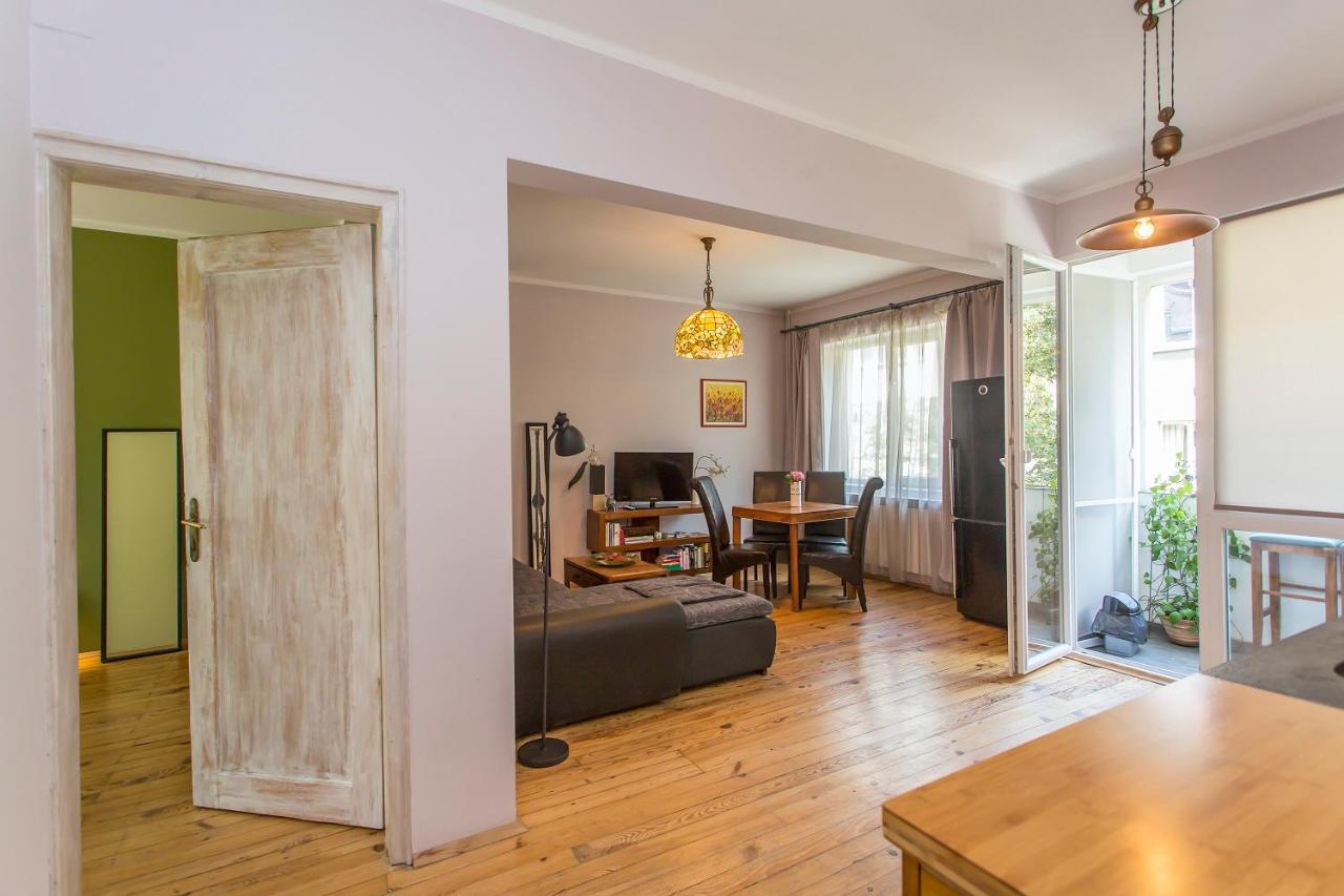 Colorful 2Bdr Apartment In The City Center Sofia Esterno foto